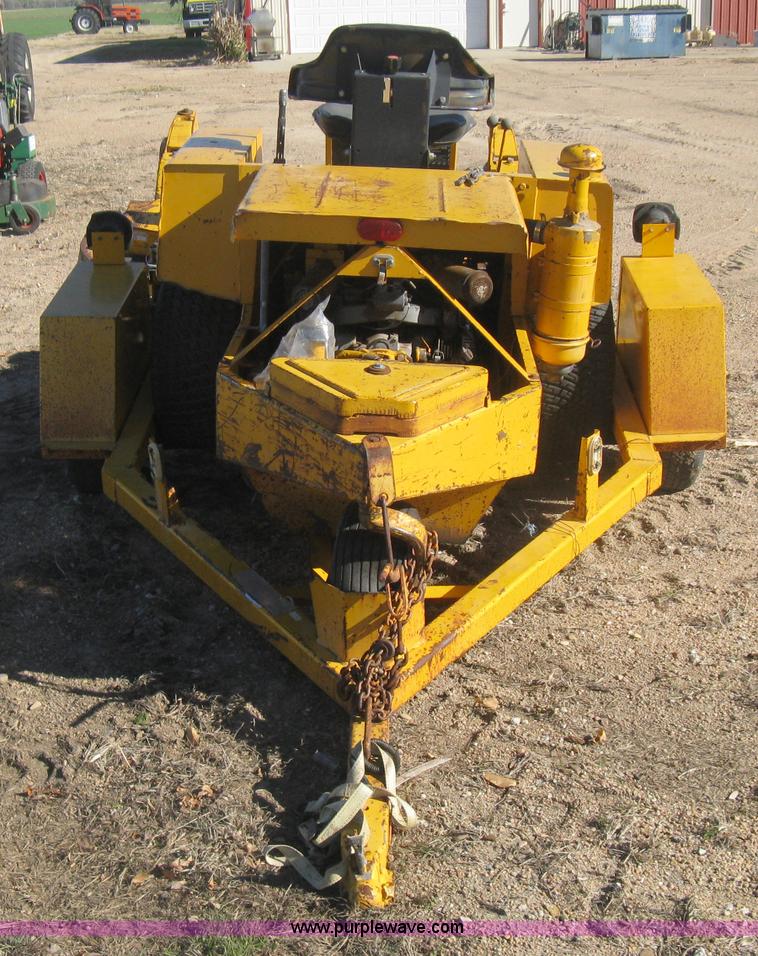 image for item H4382 Hustler 285 ZTR lawn mower