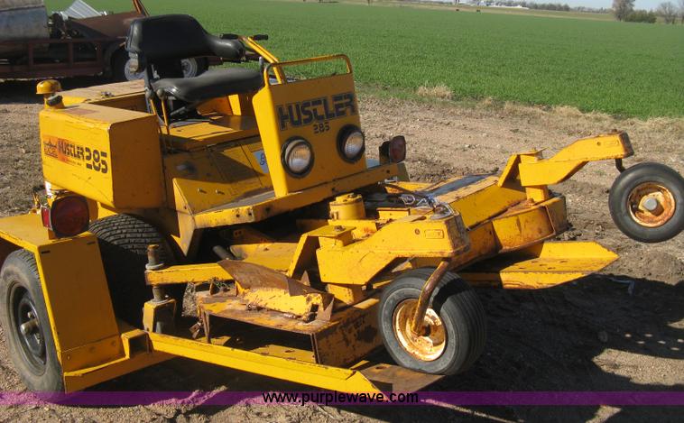 image for item H4382 Hustler 285 ZTR lawn mower