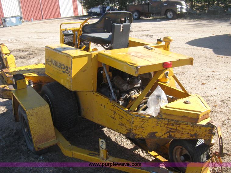 image for item H4382 Hustler 285 ZTR lawn mower
