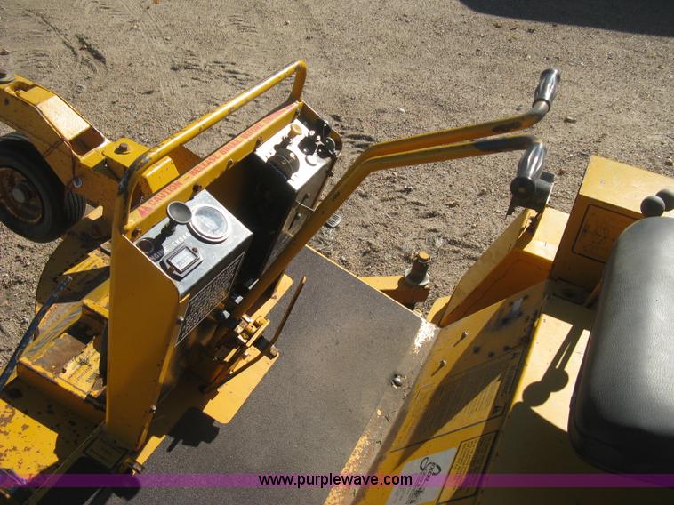 image for item H4382 Hustler 285 ZTR lawn mower