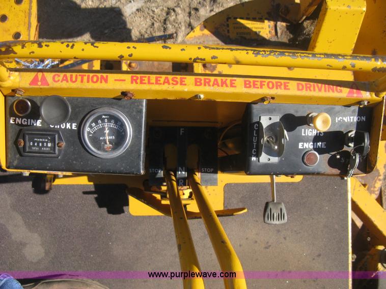 image for item H4382 Hustler 285 ZTR lawn mower