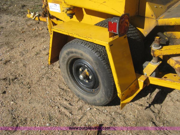 image for item H4382 Hustler 285 ZTR lawn mower