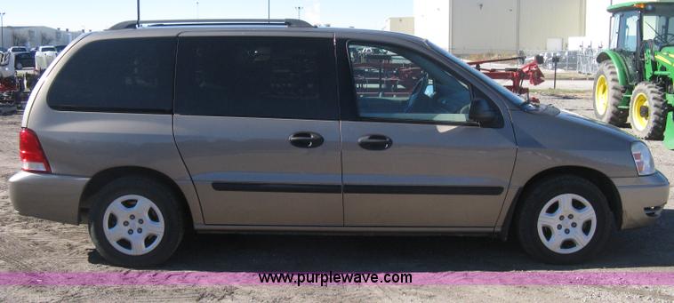 image for item H4388 2006 Ford Freestar SE van