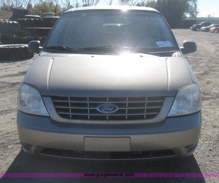 image for item H4388 2006 Ford Freestar SE van