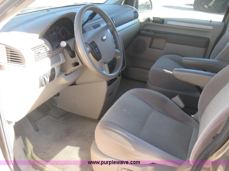 image for item H4388 2006 Ford Freestar SE van
