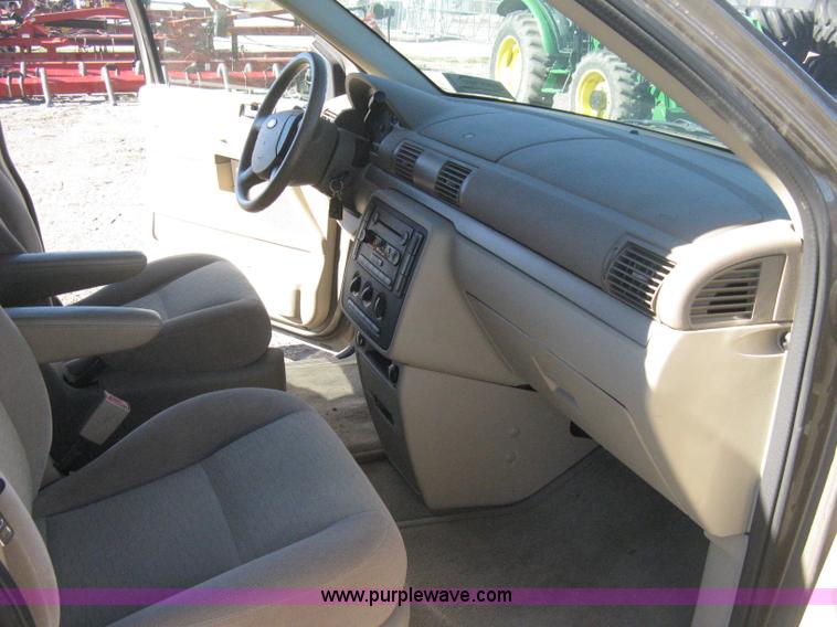 image for item H4388 2006 Ford Freestar SE van
