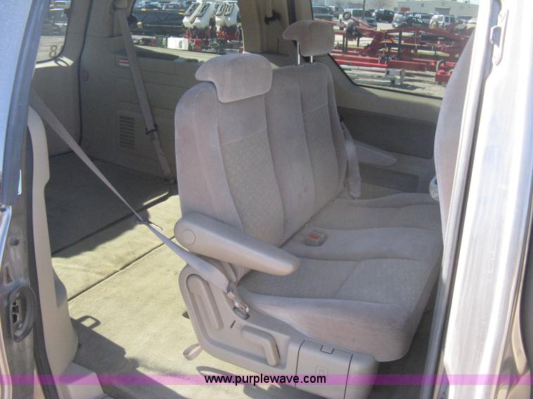 image for item H4388 2006 Ford Freestar SE van