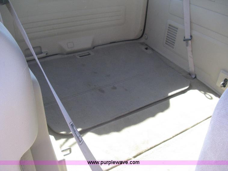 image for item H4388 2006 Ford Freestar SE van