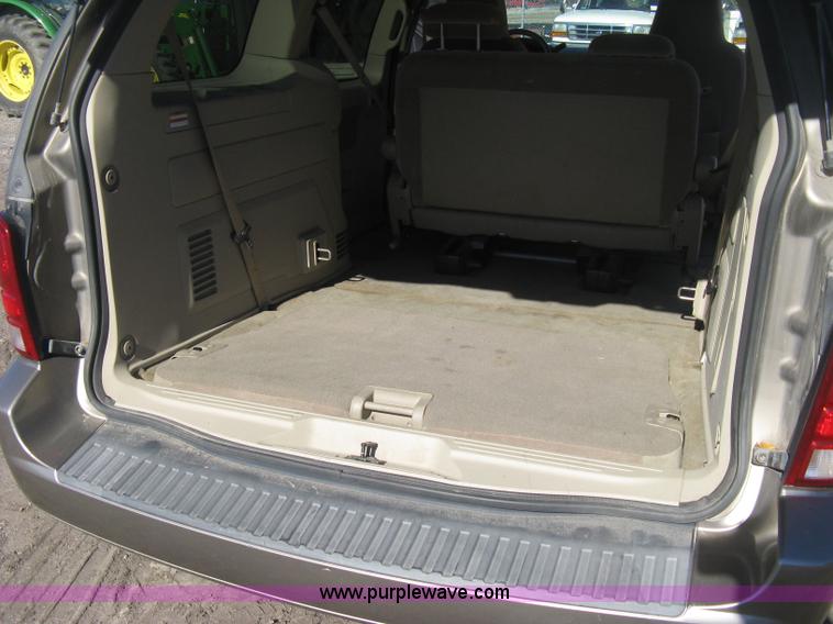 image for item H4388 2006 Ford Freestar SE van