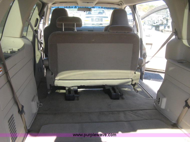 image for item H4388 2006 Ford Freestar SE van