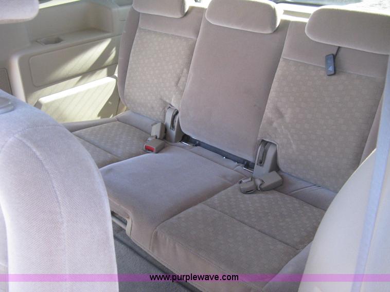 image for item H4388 2006 Ford Freestar SE van