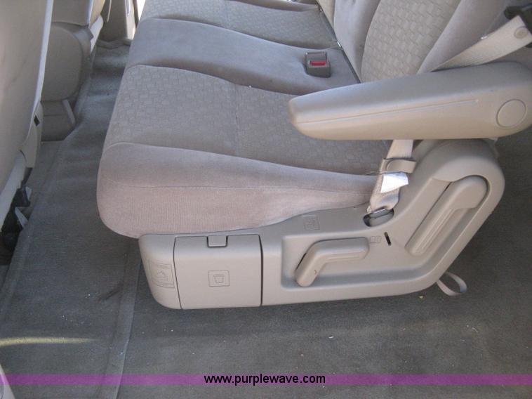 image for item H4388 2006 Ford Freestar SE van