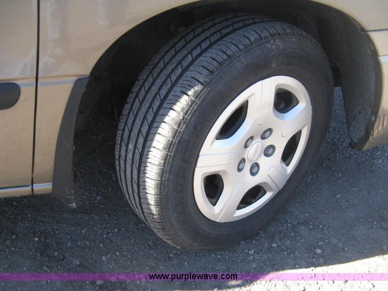 image for item H4388 2006 Ford Freestar SE van