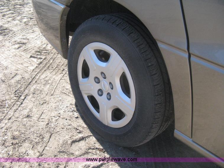 image for item H4388 2006 Ford Freestar SE van