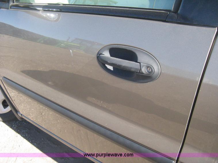 image for item H4388 2006 Ford Freestar SE van