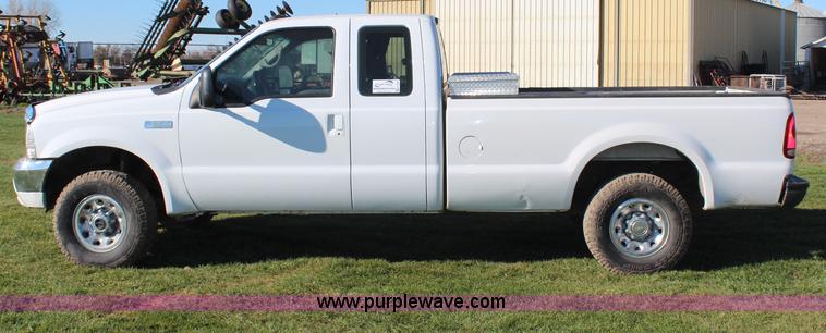 image for item H7888 1999 Ford F250 Super Duty XLT SuperCab pickup truck