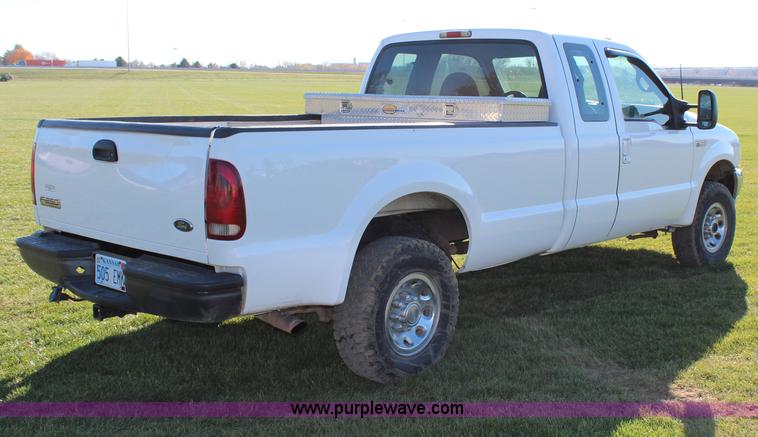 image for item H7888 1999 Ford F250 Super Duty XLT SuperCab pickup truck