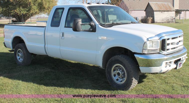 image for item H7888 1999 Ford F250 Super Duty XLT SuperCab pickup truck