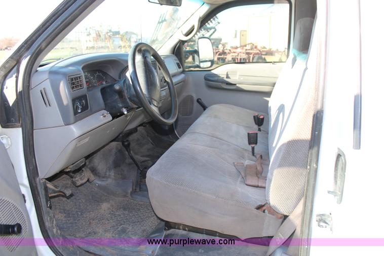 image for item H7888 1999 Ford F250 Super Duty XLT SuperCab pickup truck