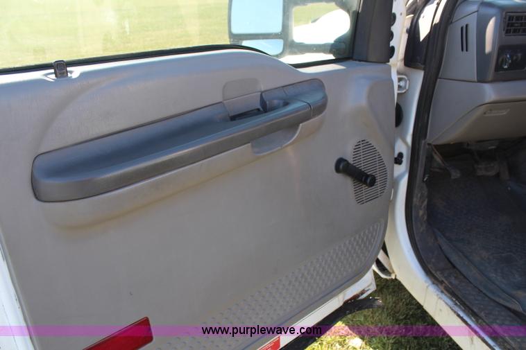 image for item H7888 1999 Ford F250 Super Duty XLT SuperCab pickup truck