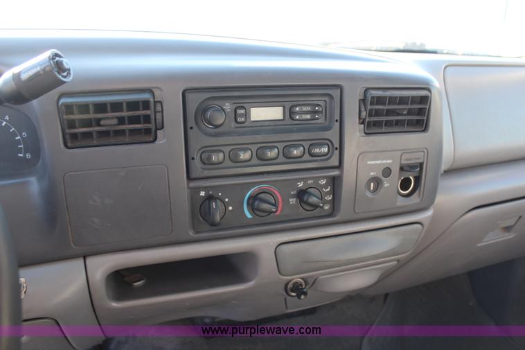 image for item H7888 1999 Ford F250 Super Duty XLT SuperCab pickup truck