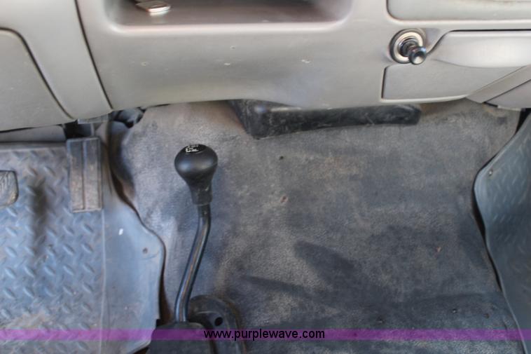 image for item H7888 1999 Ford F250 Super Duty XLT SuperCab pickup truck