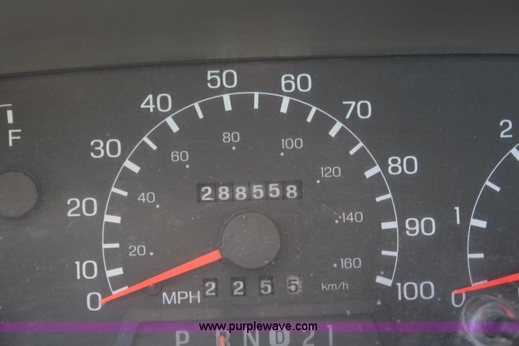 image for item H7888 1999 Ford F250 Super Duty XLT SuperCab pickup truck