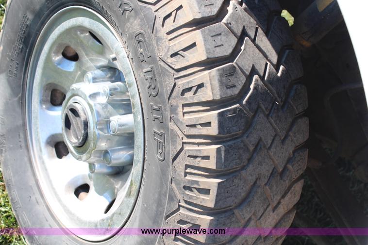 image for item H7888 1999 Ford F250 Super Duty XLT SuperCab pickup truck