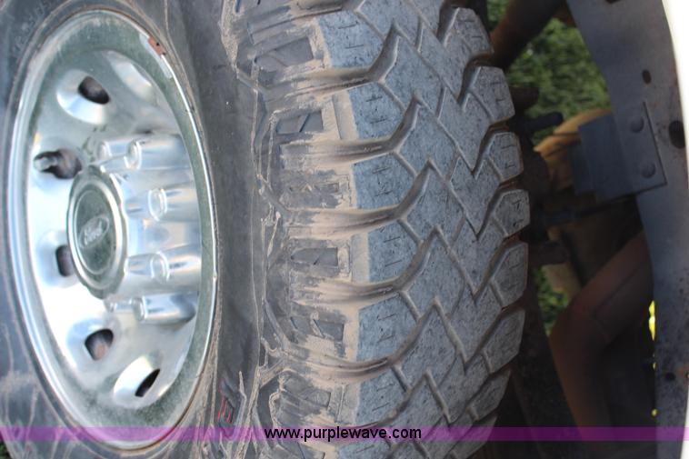 image for item H7888 1999 Ford F250 Super Duty XLT SuperCab pickup truck