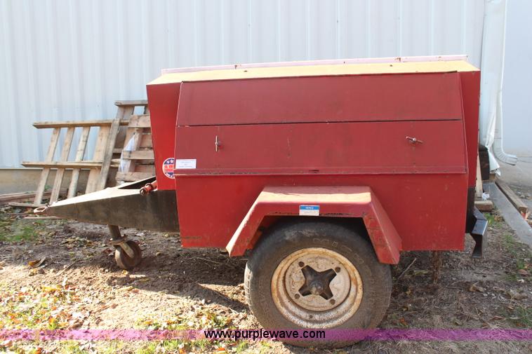 image for item H7919 Smith air compressor