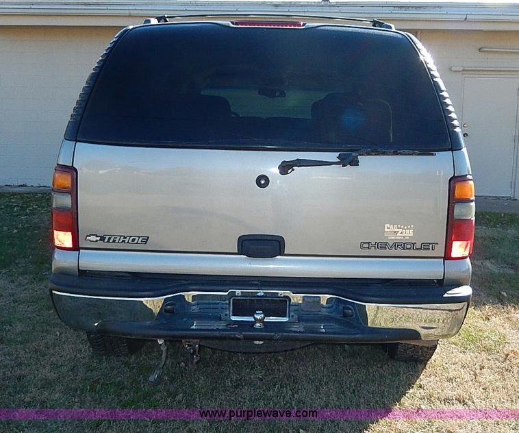 image for item H9541 2002 Chevrolet Tahoe LS SUV