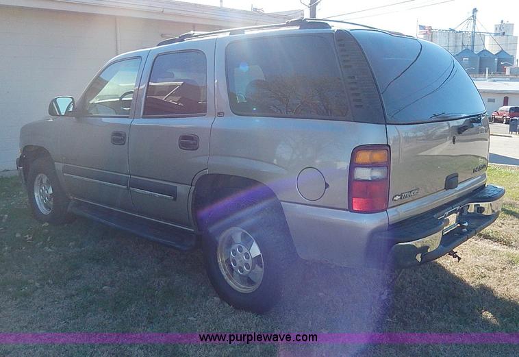 image for item H9541 2002 Chevrolet Tahoe LS SUV