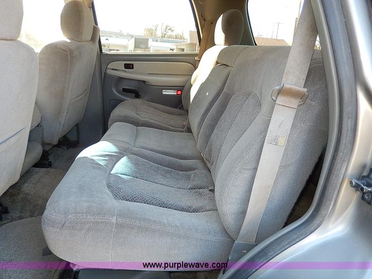 image for item H9541 2002 Chevrolet Tahoe LS SUV