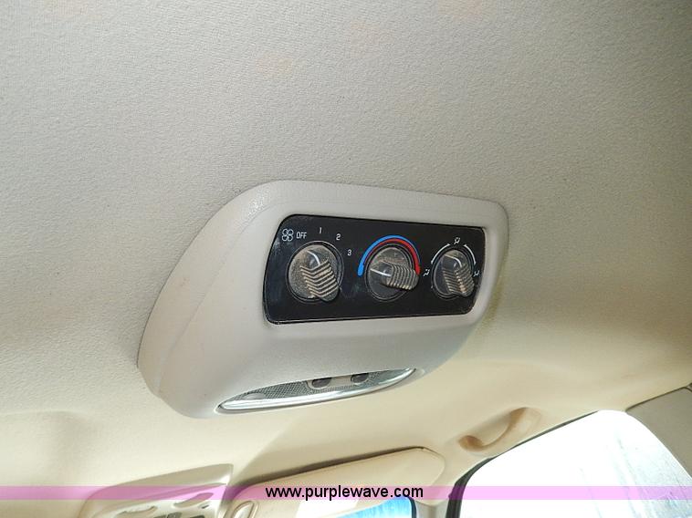 image for item H9541 2002 Chevrolet Tahoe LS SUV