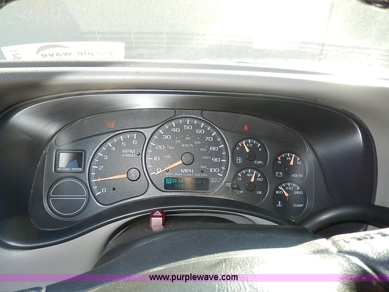 image for item H9541 2002 Chevrolet Tahoe LS SUV