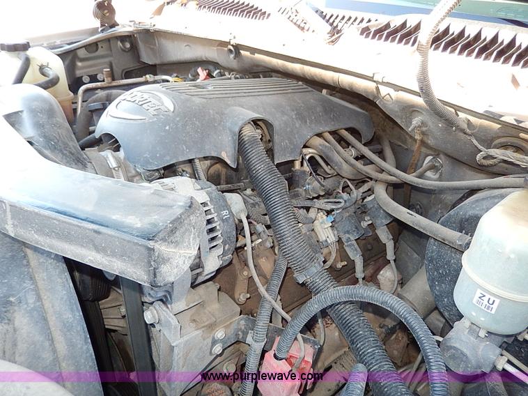 image for item H9541 2002 Chevrolet Tahoe LS SUV