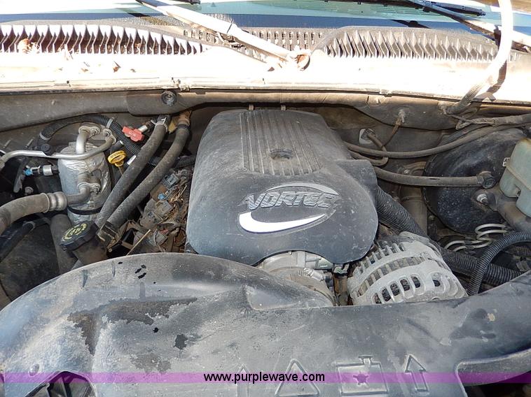 image for item H9541 2002 Chevrolet Tahoe LS SUV