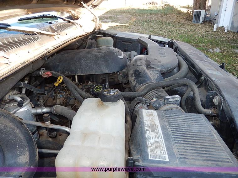 image for item H9541 2002 Chevrolet Tahoe LS SUV