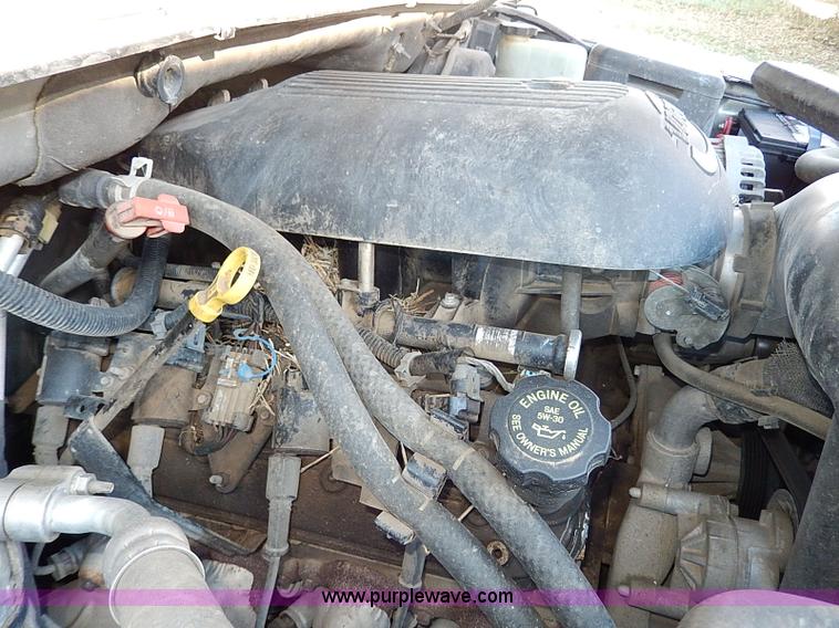 image for item H9541 2002 Chevrolet Tahoe LS SUV