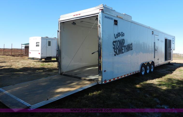 image for item H9567 2002 Roadmaster 46' gooseneck trailer