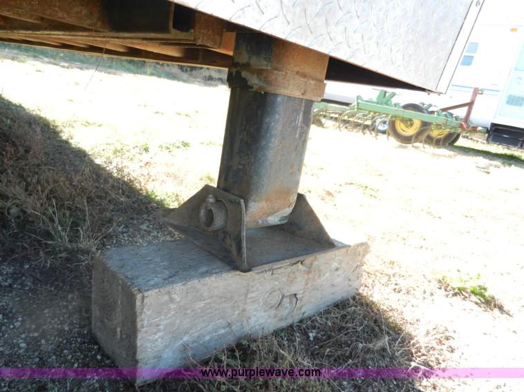 image for item H9567 2002 Roadmaster 46' gooseneck trailer