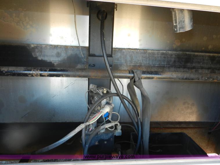 image for item H9567 2002 Roadmaster 46' gooseneck trailer