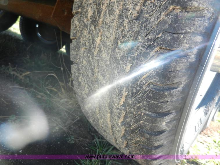 image for item H9567 2002 Roadmaster 46' gooseneck trailer