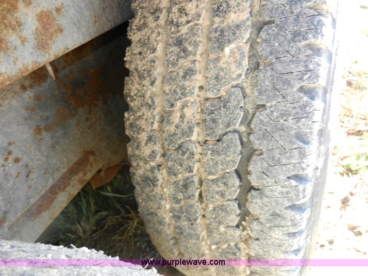 image for item H9567 2002 Roadmaster 46' gooseneck trailer