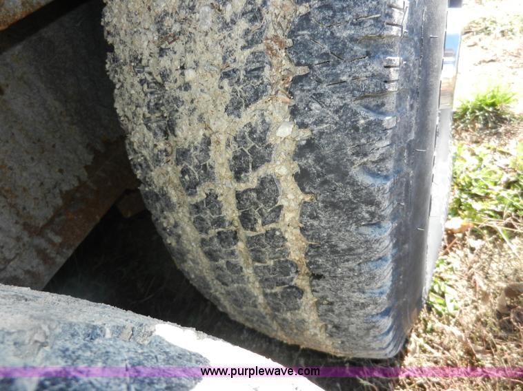 image for item H9567 2002 Roadmaster 46' gooseneck trailer