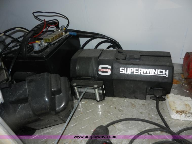 image for item H9567 2002 Roadmaster 46' gooseneck trailer