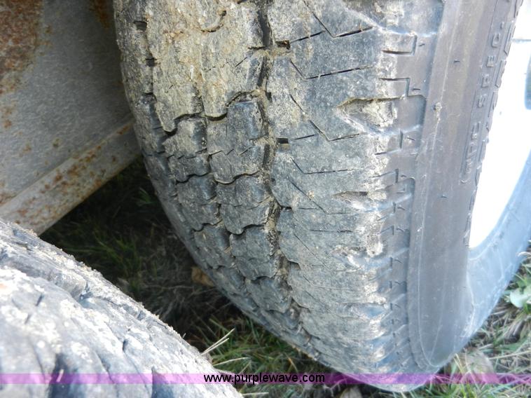 image for item H9567 2002 Roadmaster 46' gooseneck trailer