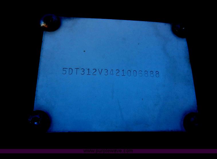 image for item H9567 2002 Roadmaster 46' gooseneck trailer