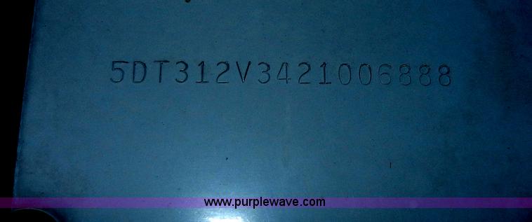 image for item H9567 2002 Roadmaster 46' gooseneck trailer