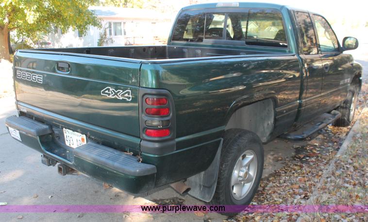 image for item I4700 2001 Dodge Ram 1500 Sport Quad Cab pickup truck